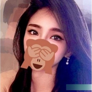 Twitter漂亮已婚女孩《ChenYY》大玩擦边，长腿美肩韵味十足